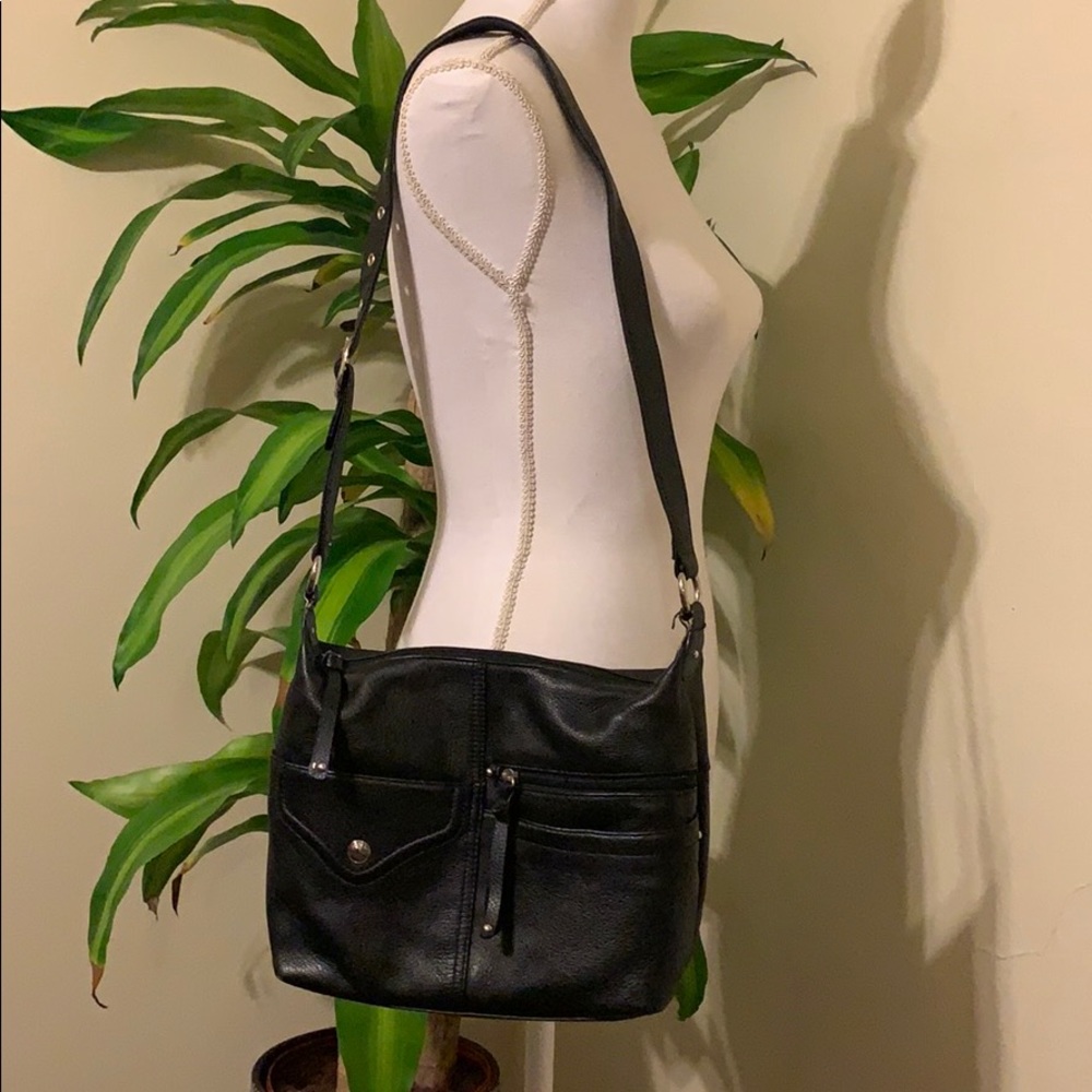 Leather shoulder bag